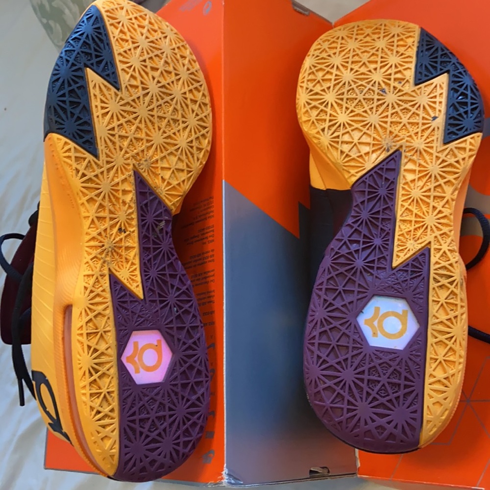 Shoes - Picture 4 of 13